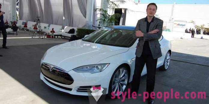 Automašīnas no garāžas Elon muskuss