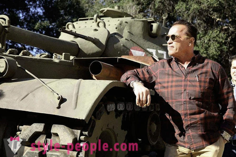 Arnold Schwarzenegger birojs armijā