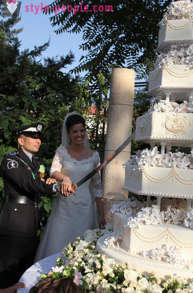 Izlase pārsteidzoši royal kāzu tortes