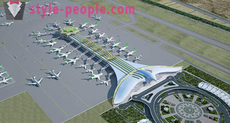 Turkmenistāna atvēra lidostu formā, kas peld piekūns