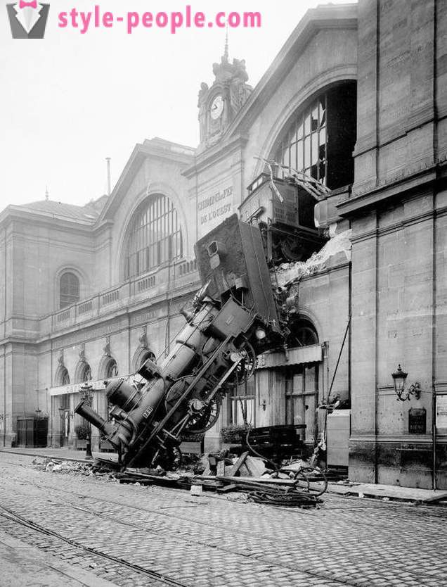 Vilciens vraks pie Montparnasse stacijā 1895. gadā