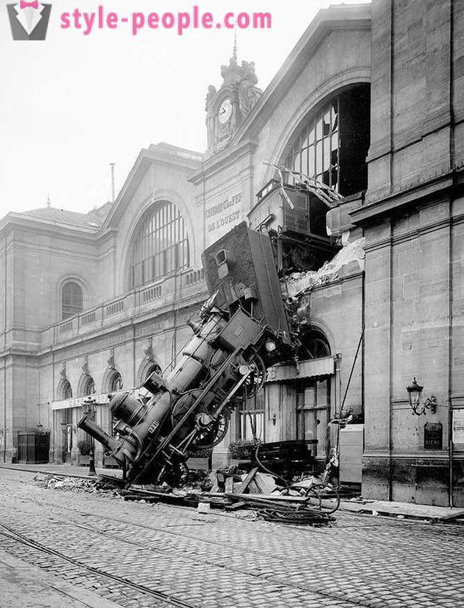 Vilciens vraks pie Montparnasse stacijā 1895. gadā