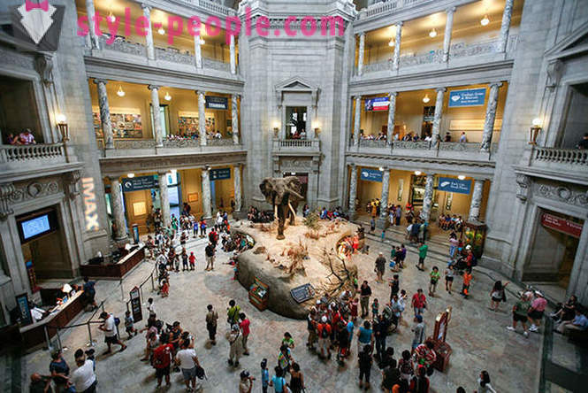 10 visvairāk apmeklētajām muzejiem pasaulē