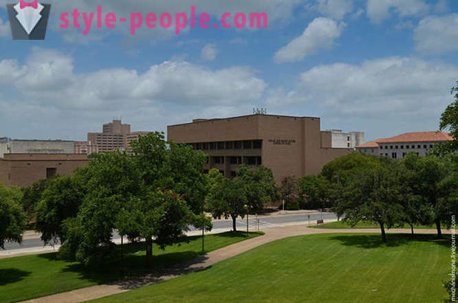 Ejiet uz University of Texas
