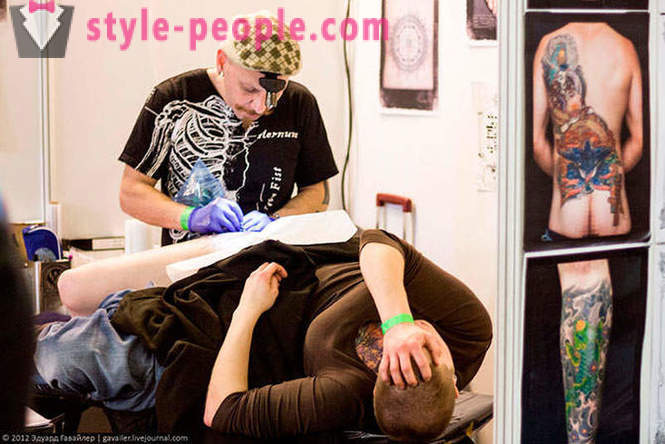 Tattoo Art pie starptautisko konvenciju Berlīnē