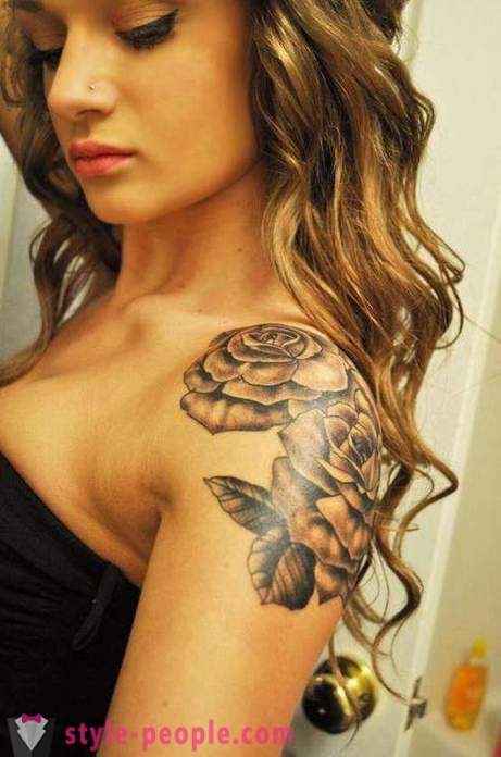 Skaista tetovējums meitenēm uz pleca