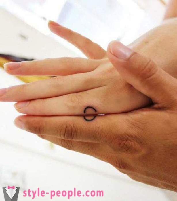 Pārī tetovējums diviem - klāt pierādījums mūžīgu mīlestību
