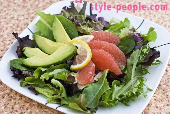 Diētiskās salāti diēta: ēdienu gatavošanas receptes ar fotogrāfijām. gaismas salāti