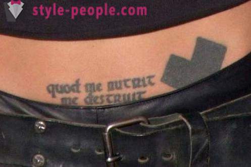 Star tetovējumiem: Angelina Jolie