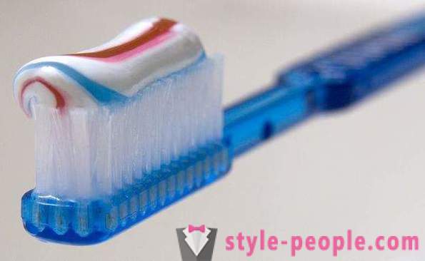 Kā mājās balināt nagus? Kā atvieglot nagus ar vannām un zobu pastu?