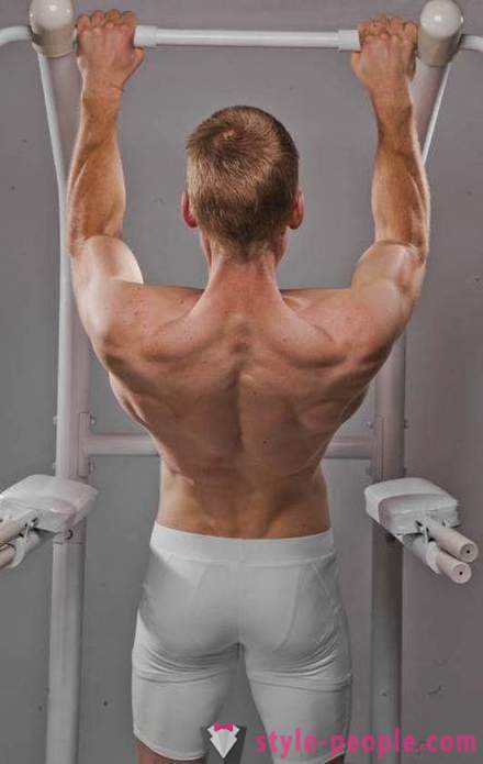 Kuri muskuļi strādā, ja velkot joslā?